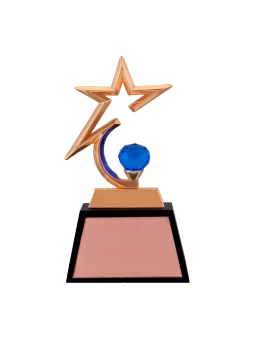 Crystal holding a Star Trophy GCZ 1138